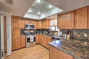 Dishwasher, coffee/tea maker, cookware/dishes/utensils, dining tables - Fire Pit, Near Hiking Trails: Sedona Retreat! (Sedona)