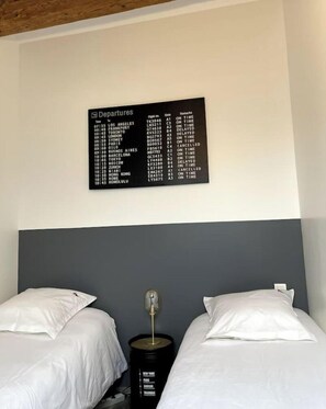 2 slaapkamers, een bureau, een strijkplank/strijkijzer, gratis wifi