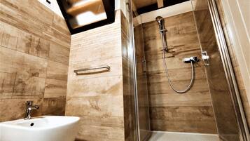 Dusch, hÄrtork, bidé och handdukar