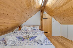 Chalet familiar, varias habitaciones, junto a la montaña (Rustic House With Lovely View) | 3 dormitorios, espacio para trabajar con un portátil, wifi gratis