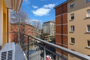 Property grounds - 500 meters from Certosa Classic Apartment (Bologna)