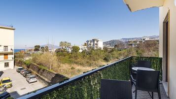 Panoramic Apartment | Terrace/patio