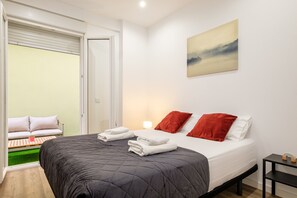 3 slaapkamers, een strijkplank/strijkijzer, gratis wifi, beddengoed