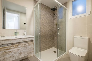 Bathtub, hair dryer
