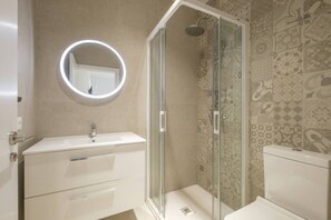 Ducha y secador de pelo