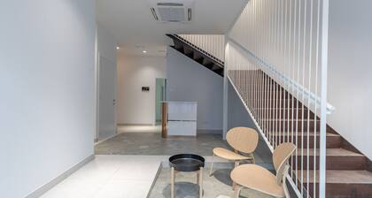 â Sunny/ Private Terrace/ Wheelchair access â