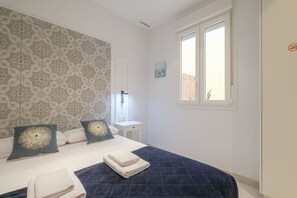 1 bedroom, free WiFi, bed sheets - ⍟ Sunny/ Private Terrace/ Wheelchair access ⍟ (Valencia)