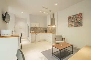 Fridge, microwave, stovetop, dishwasher - ꕥ Chic & Comfortable Apartment/ Private Terrace ꕥ (Valencia)