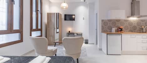 1 habitación, escritorio, wifi gratis y ropa de cama