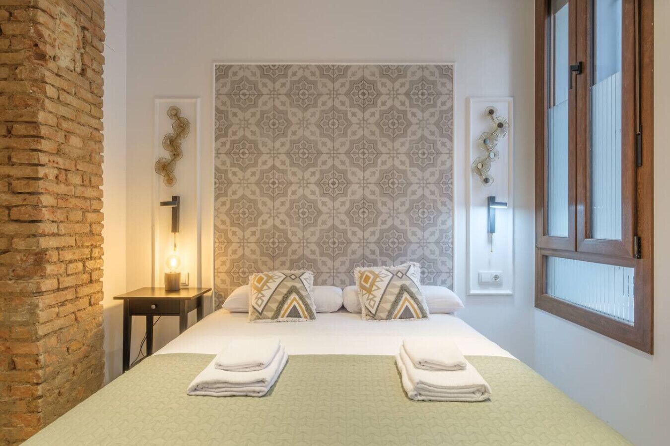 1 bedroom, desk, free WiFi, bed sheets