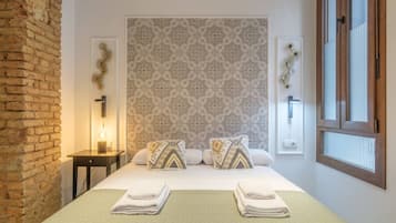 1 bedroom, desk, free WiFi, bed sheets