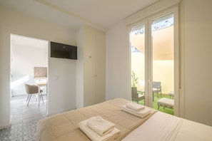 Free WiFi, bed sheets - Marvellous Apt. with a Large Private Terrace (Valencia)