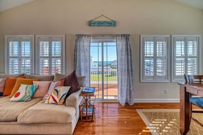 Smart TV, reproductor de DVD y oficina 