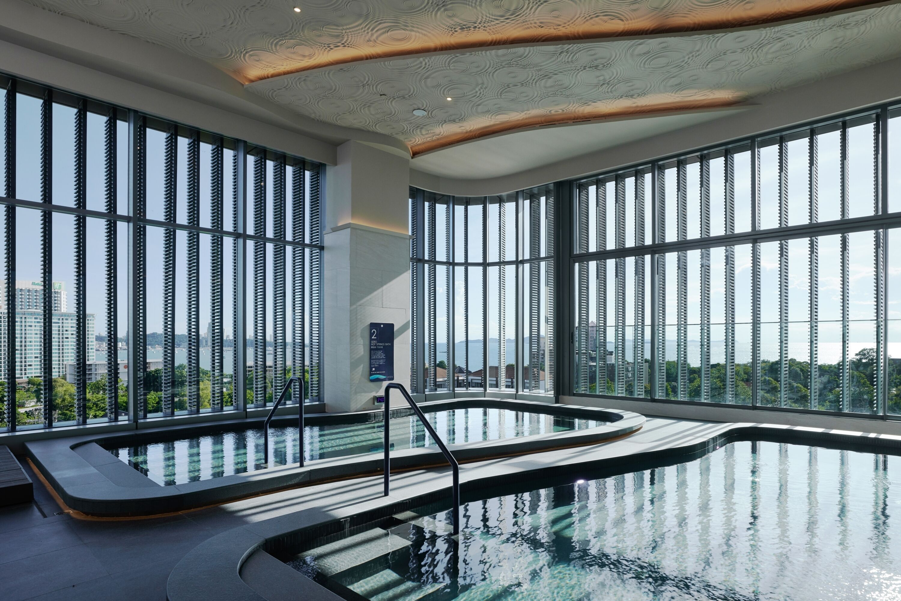 couples treatment room(s), body treatments, aromatherapy, thai massages