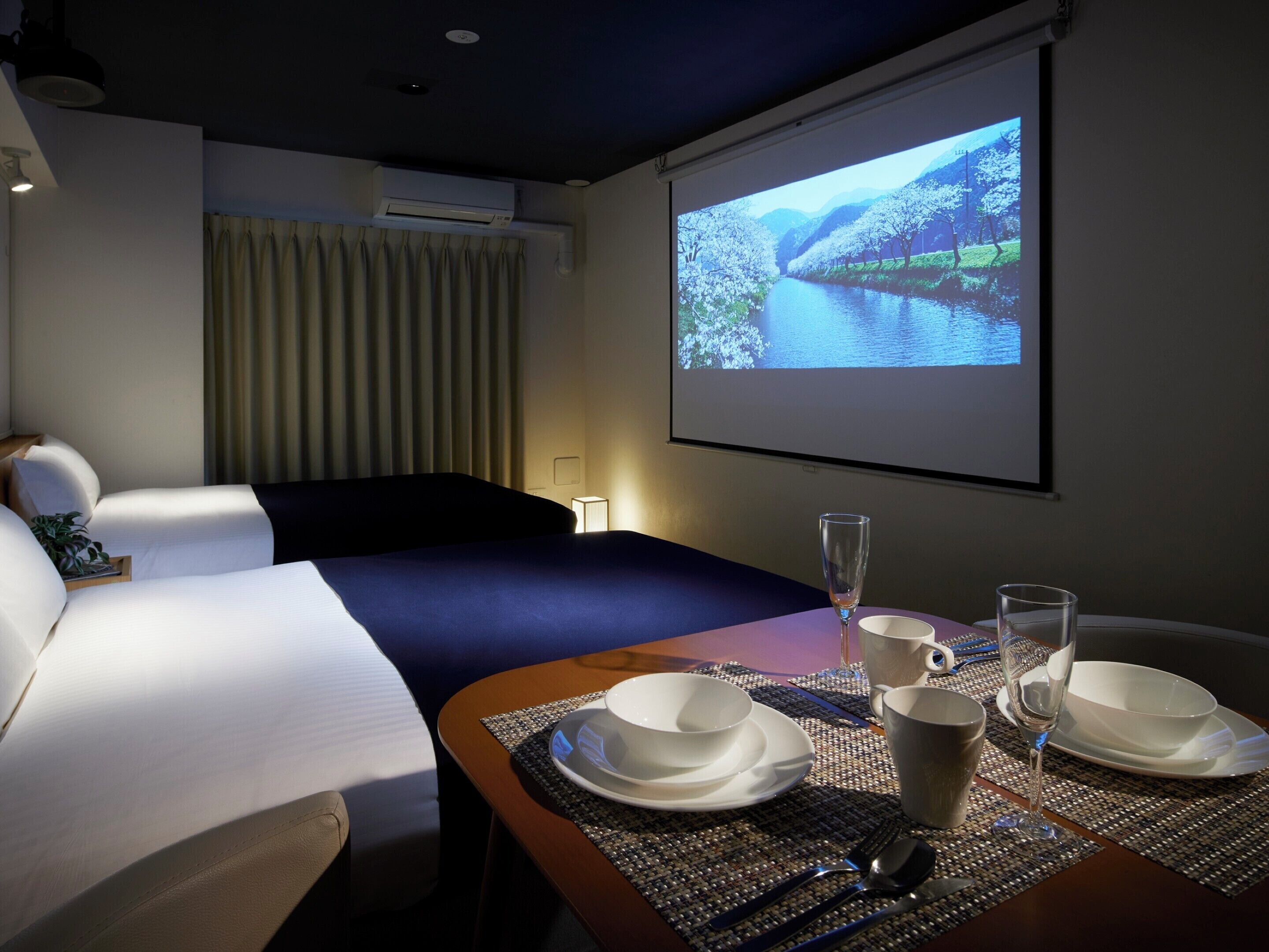 Free WiFi, bed sheets