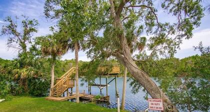 Kings Bay Inlet front house with 4 bedrooms and 3