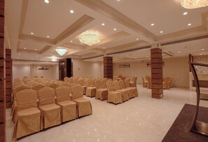 Banquet hall - THE MADRAS GRAND (Chennai)