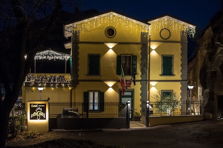Fachada de la propiedad