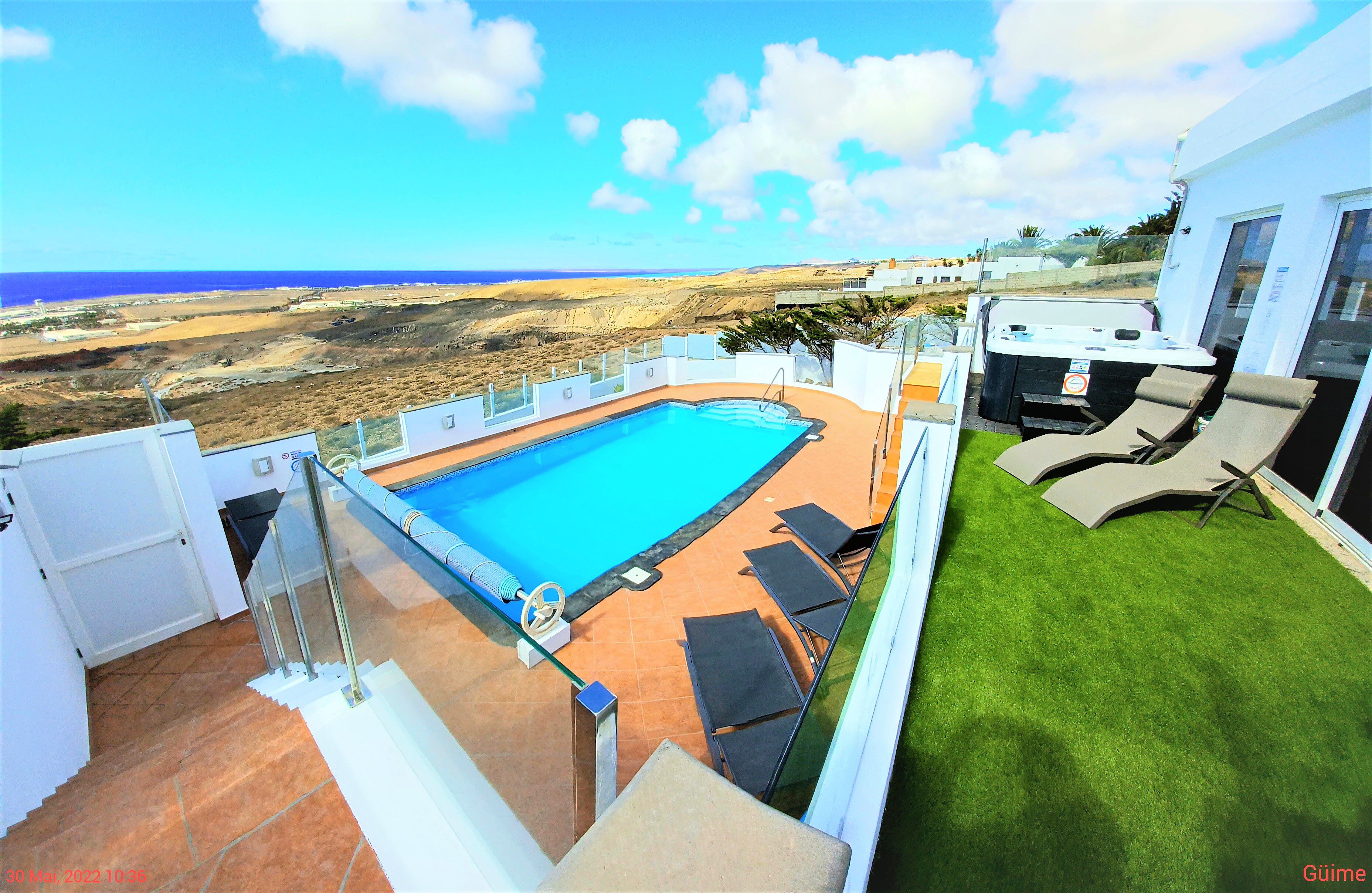 Pool and whirlpool Terrace by Villa Vista Mar II 