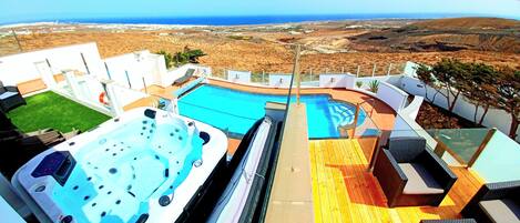 Ulkouima-allas, lämmitetty uima-allas