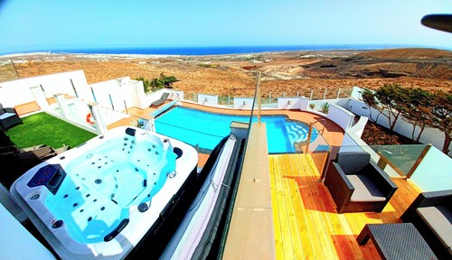 Villa Vista Mar II, 280sqm Luxus, HotTube, amazing stunning oecan view, pool
