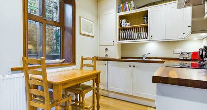 Stoneswood Cottage & Garden, Delph, Saddleworth