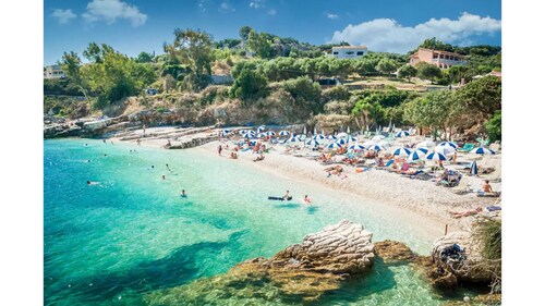 Close to the beach, spacious two-bedroom apartment with breakfast