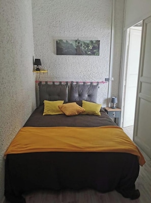 2 bedrooms, free WiFi, bed sheets
