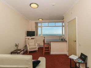 Cottage | Interior - Lighthouse View (Portland)