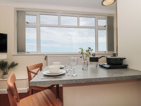 Cottage | Dining - Lighthouse View (Portland)