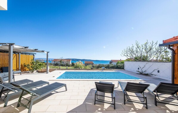 Outdoor pool - Amazing apartment in Kastel Gomilica (Kastel Gomilica)