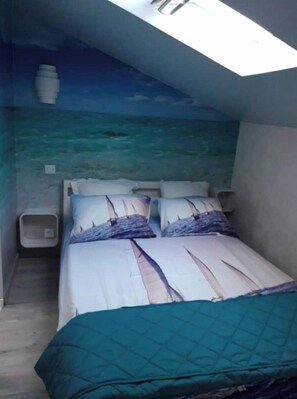 2 bedrooms, iron/ironing board, WiFi, bed sheets