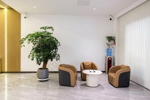 Unclassified image, 2 of 17, button - Jinyaoshi Hotel (Danyang)