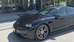 A black luxury car parked in front of a hotel named "SPARK HOTEL RESIDENCE". - Spark Hotel Residence Konya (Konya)