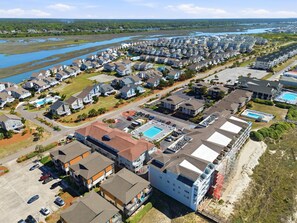 Exterior - Filling Beachy by Brunswick Vacation Rentals: Oceanfront Complex with Pool (Ocean Isle Beach)