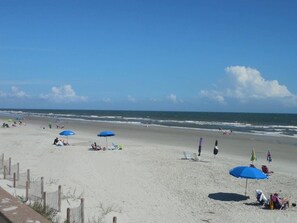 Beach nearby - Filling Beachy by Brunswick Vacation Rentals: Oceanfront Complex with Pool (Ocean Isle Beach)