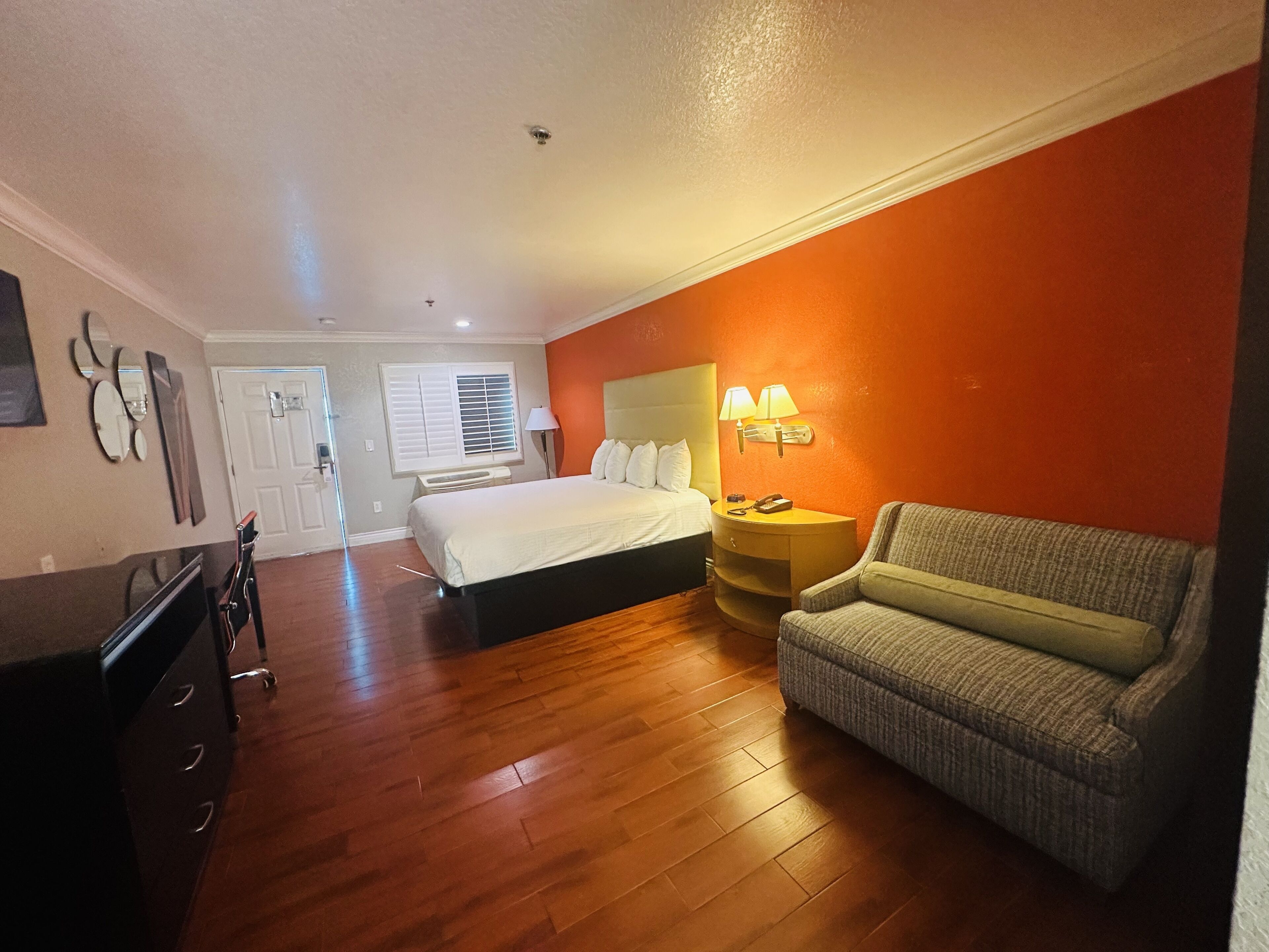 signature suite, 1 king bed | desk, laptop workspace, soundproofing, free wifi