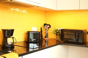 Mikrowelle, Geschirrspüler, Toaster, Mixer