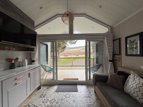 TV - The Smolt Pod - Beautiful, luxury pod (Aberlour)