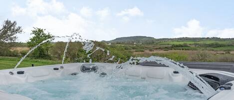 Cottage | Property grounds