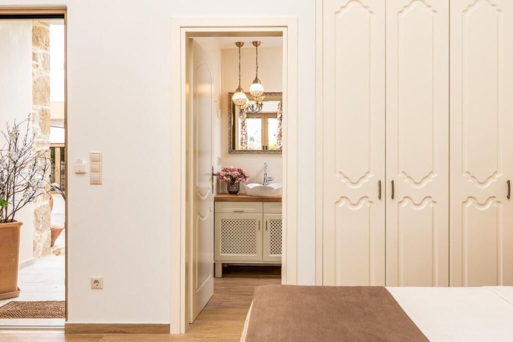 Situated in Sívas, Cretan Rhapsody Villa features unforgettable accommodation!