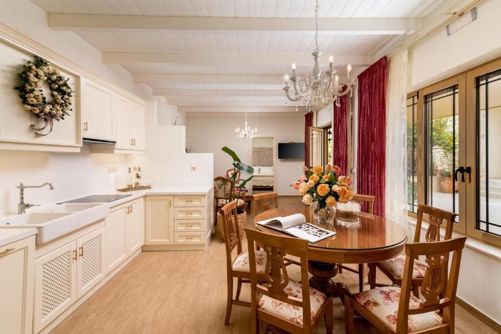 Situated in Sívas, Cretan Rhapsody Villa features unforgettable accommodation!