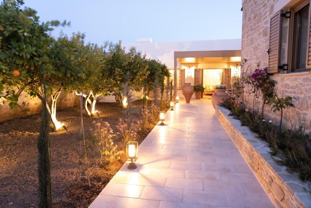 Situated in Sívas, Cretan Rhapsody Villa features unforgettable accommodation!