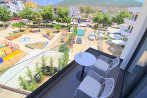 Minibar, in-room safe, desk, blackout drapes - Blue Eye Hotel (Ksamil)