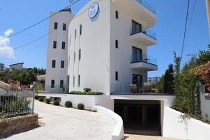 Entrada al alojamiento