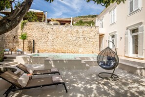 Piscine extérieure, piscine chauffée