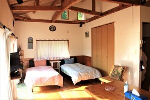 1 quarto, escrivaninha, Wi-Fi de cortesia, roupa de cama