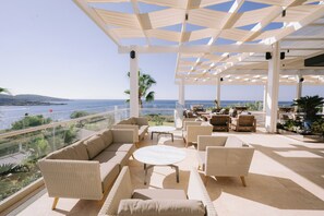 Frühstück, Mittagessen, Abendessen, Blick auf den Strand 