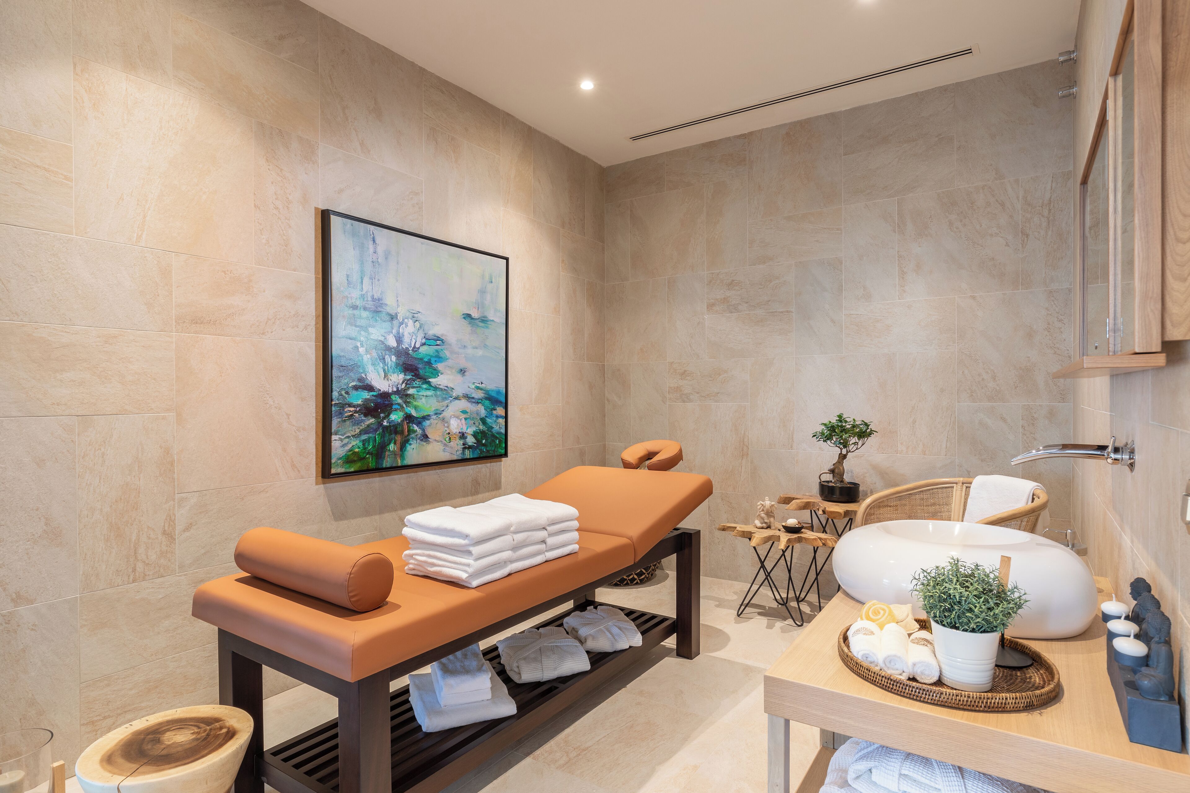 Minibar, caja de seguridad en la habitación, escritorio y wifi gratis 