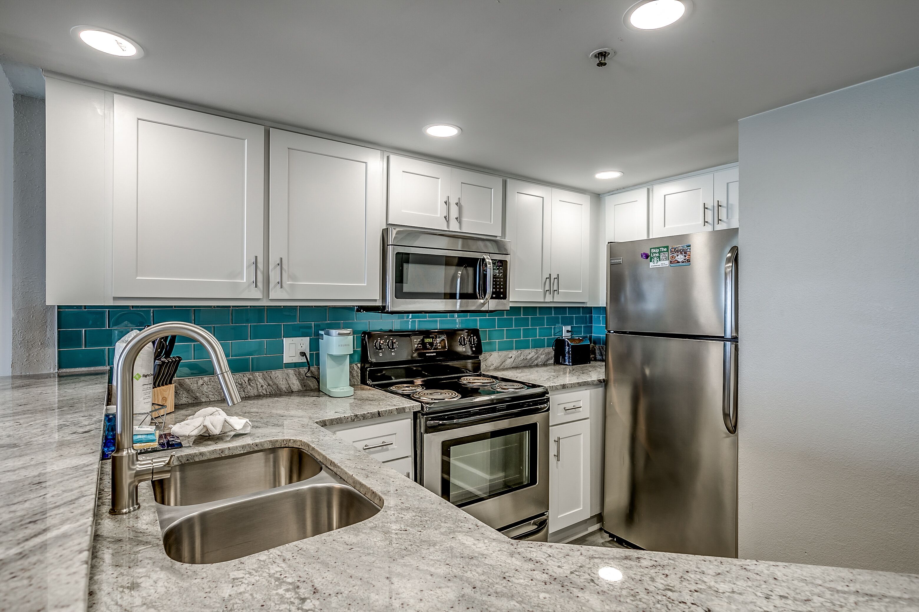 New Listing! Large Oceanfront 3 Bdrm (11th Floor) - by Luxury Beach Rentals